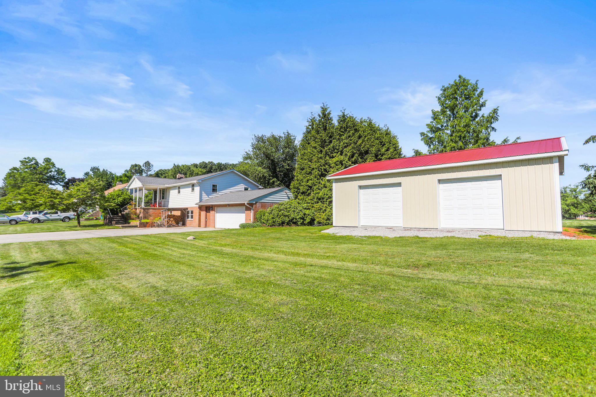 1734 Cemetery Road York, PA 17408 - Photo 8 of 52 Spacious property with modern outbuilding.