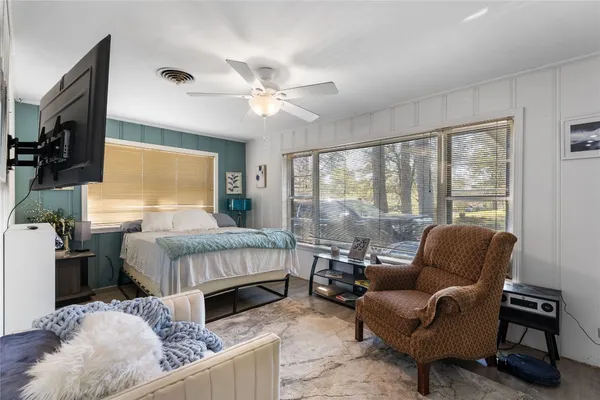 $1,900 | 2306 Ave P, Huntsville, TX 77340