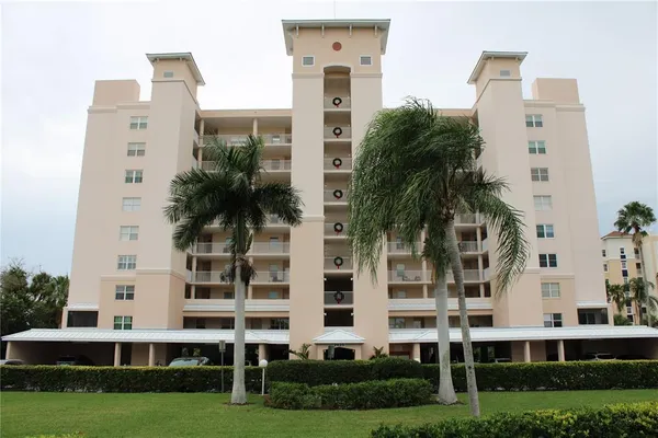 a view of a multi story building