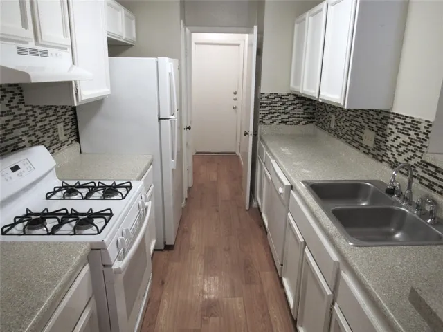 $1,495 | 7812 West Gate Boulevard, Austin, TX 78745