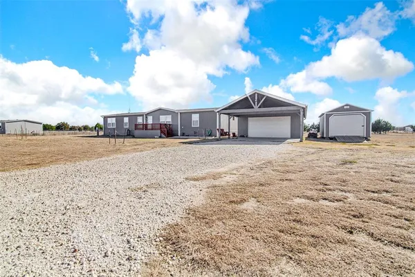 $347,500 | 334 Lake Whitney Drive, Whitney, TX 76692