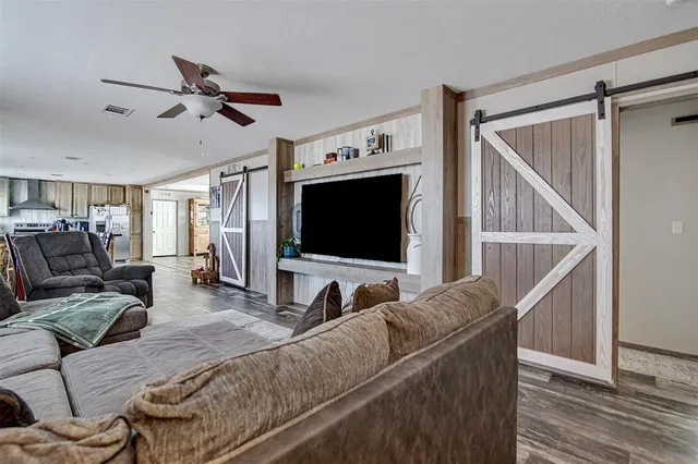 $350,000 | 334 Lake Whitney Drive, Whitney, TX 76692