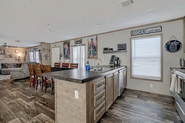 $350,000 | 334 Lake Whitney Drive, Whitney, TX 76692