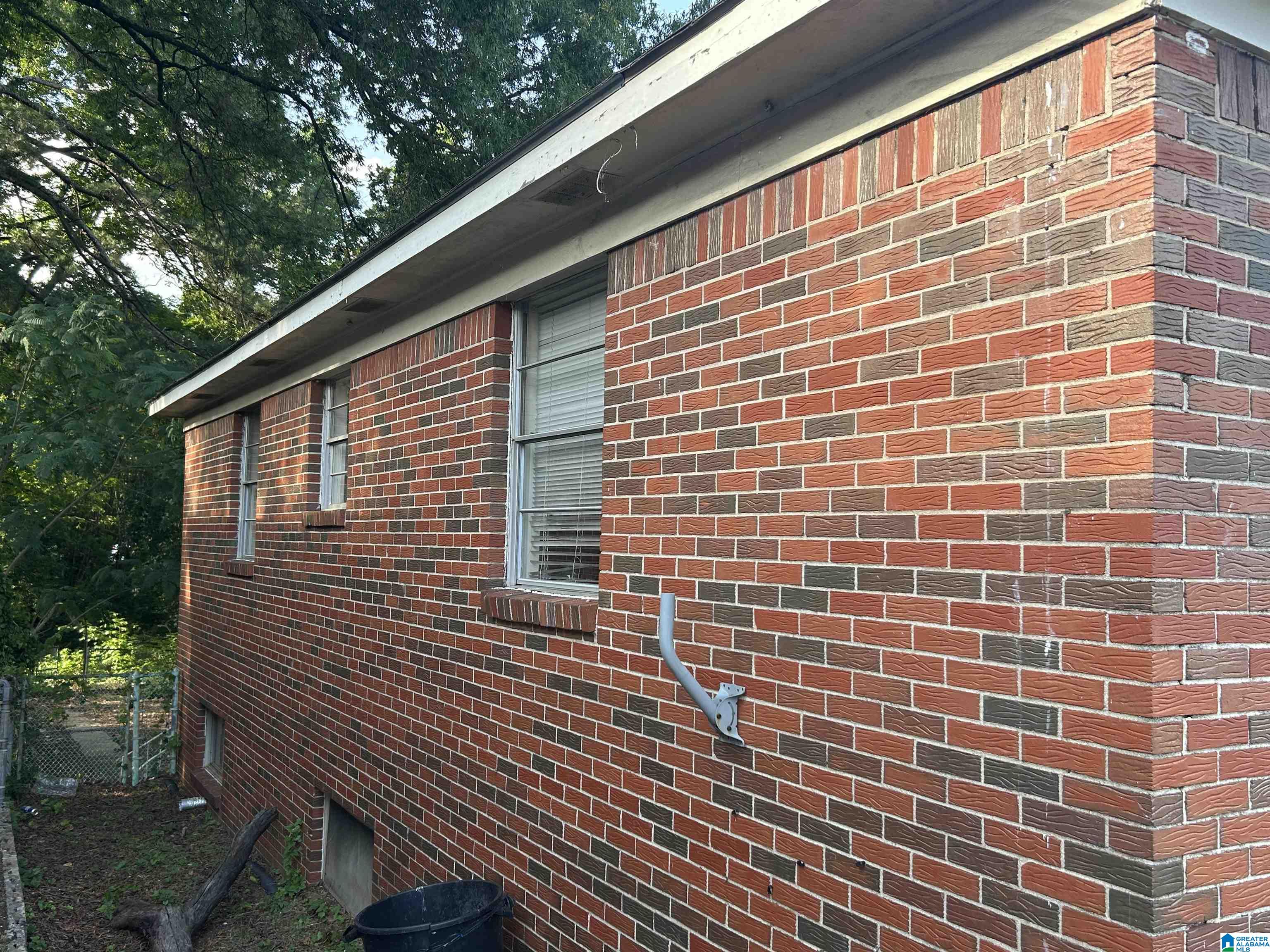 300 16th Avenue Southwest Birmingham, AL 35211 - Photo 5 of 24