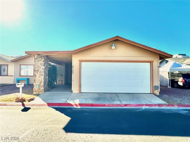 $1,600 | 4743 Casitas Way, Las Vegas, NV 89122