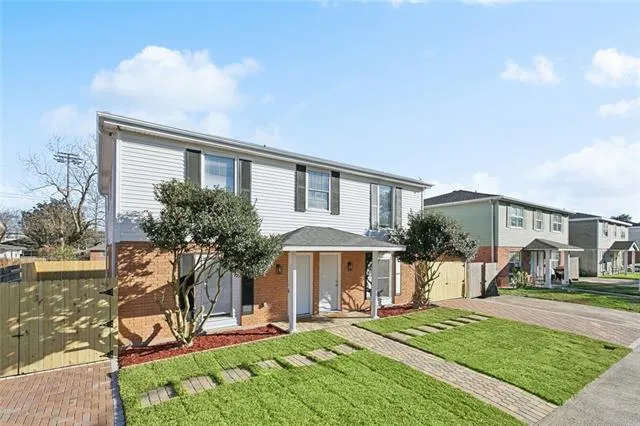 $329,900 | 2425-27 Octavia Drive, Chalmette, LA 70043