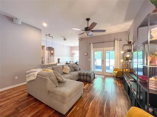 $2,700 | 14636 Northwest 27th Place, Newberry, FL 32669