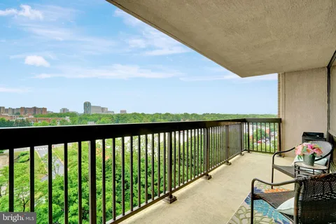$350,000 | 3713 South George Mason Drive, Unit 904W, Falls Church, VA 22041
