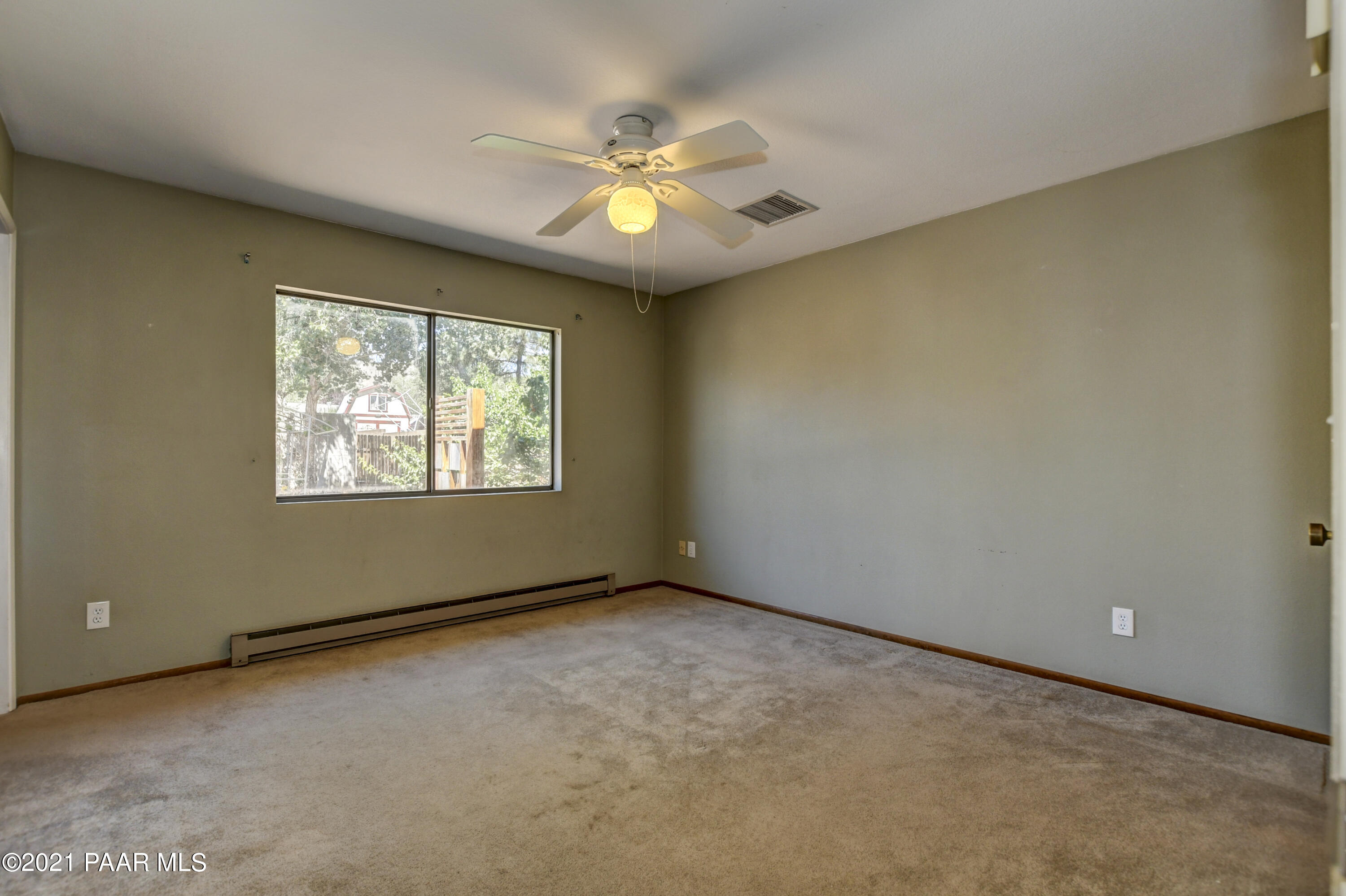3420 North Tower Road Prescott Valley, AZ 86314 - Photo 11 of 30 011_Owner's Suite