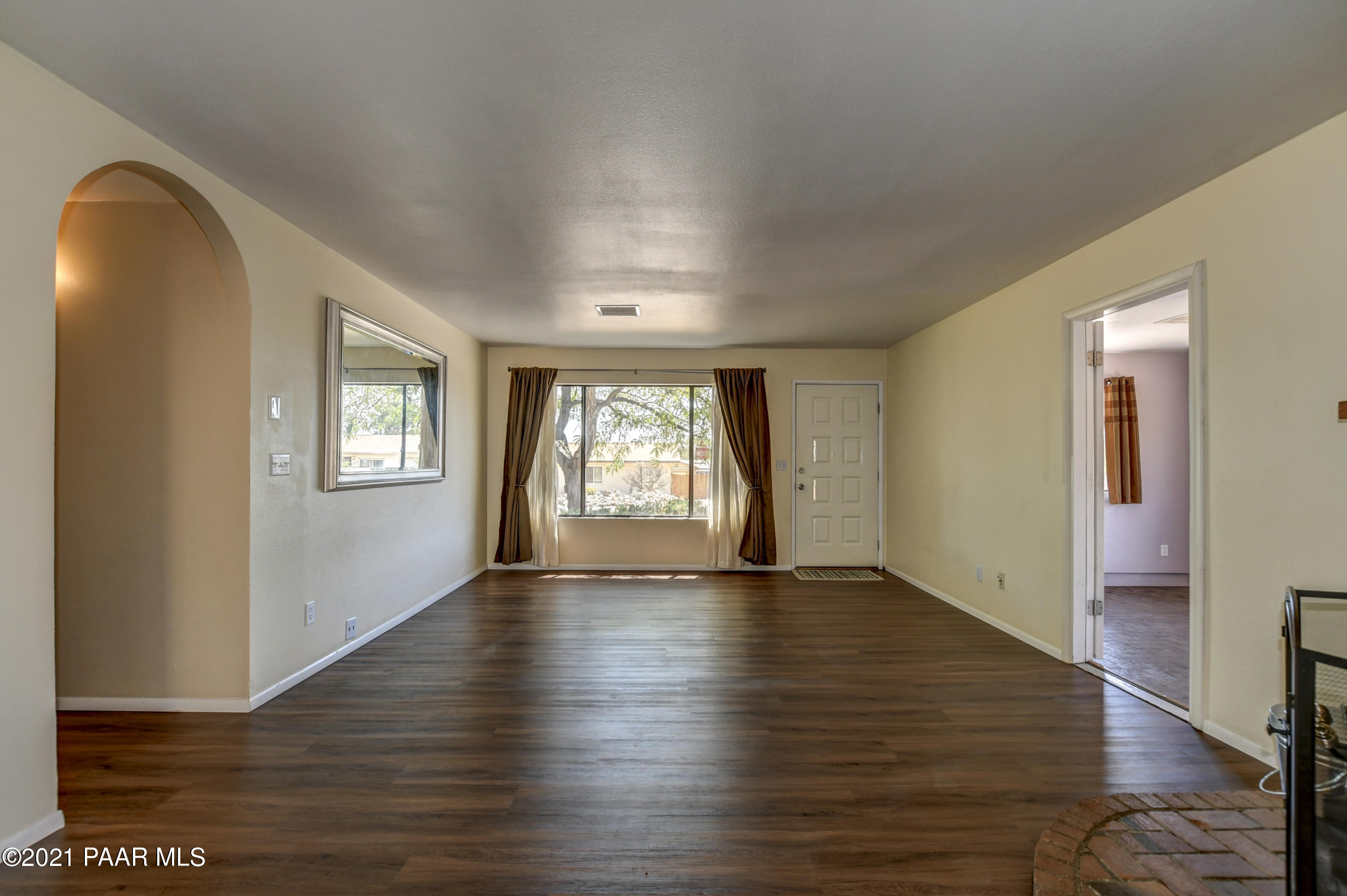 3420 North Tower Road Prescott Valley, AZ 86314 - Photo 4 of 30 004_Living Room w Archway