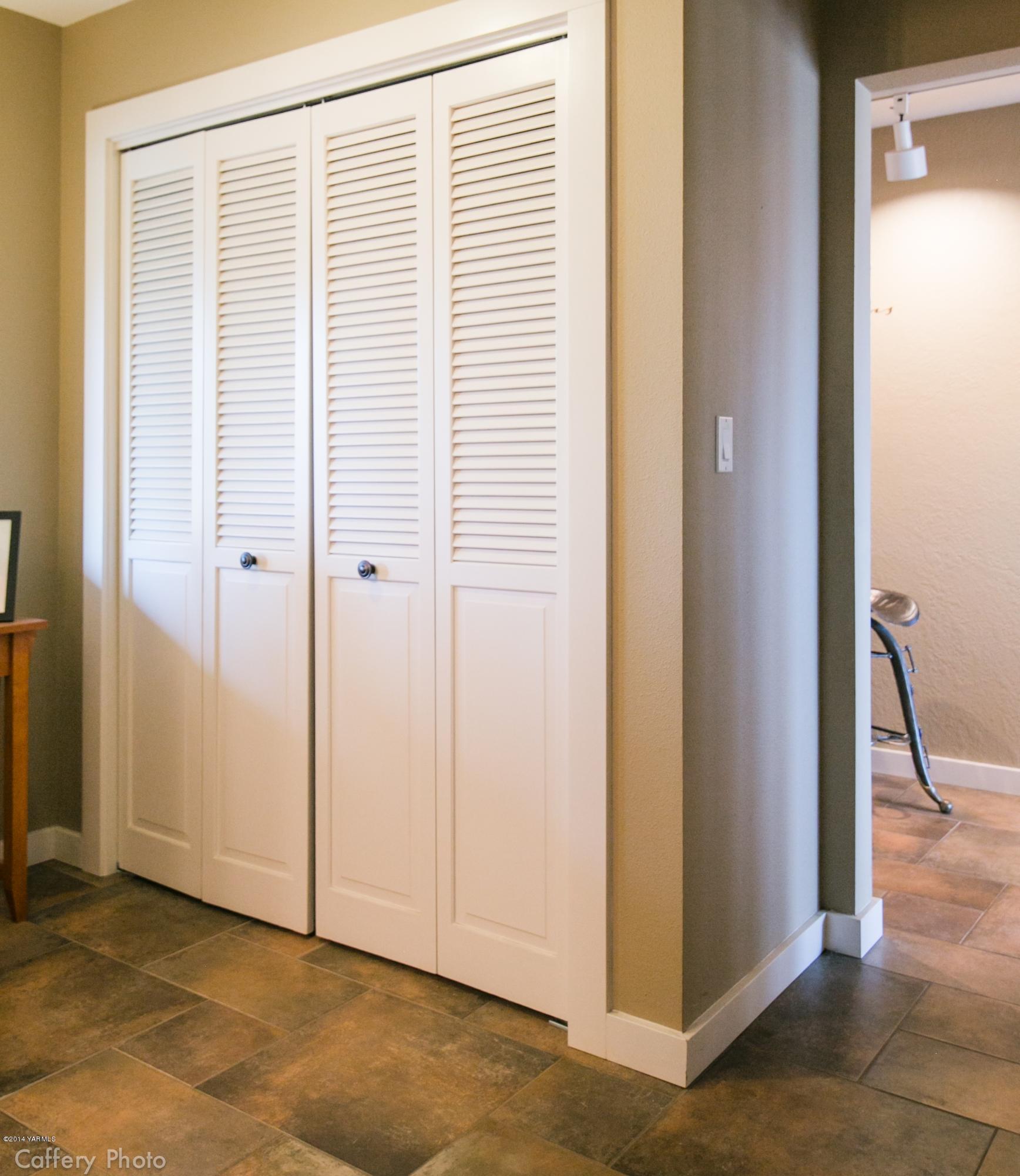 1102 Hillman Road Yakima, WA 98908 - Photo 30 of 49 a view of an empty room with a window