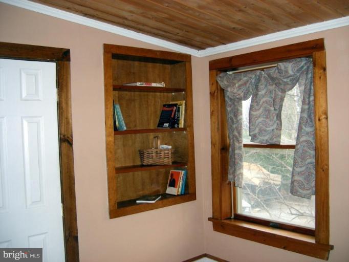 223 Steps To Heaven Road Linden, VA 22642 - Photo 19 of 30 Bedroom #3