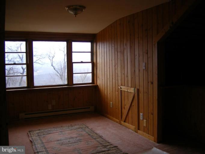 223 Steps To Heaven Road Linden, VA 22642 - Photo 26 of 30 Loft