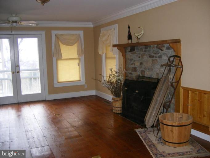 223 Steps To Heaven Road Linden, VA 22642 - Photo 8 of 30 Living Room