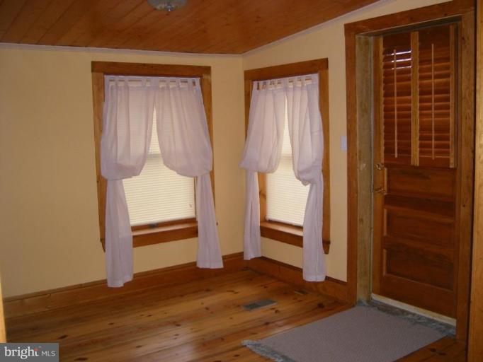 223 Steps To Heaven Road Linden, VA 22642 - Photo 10 of 30 Dining Room