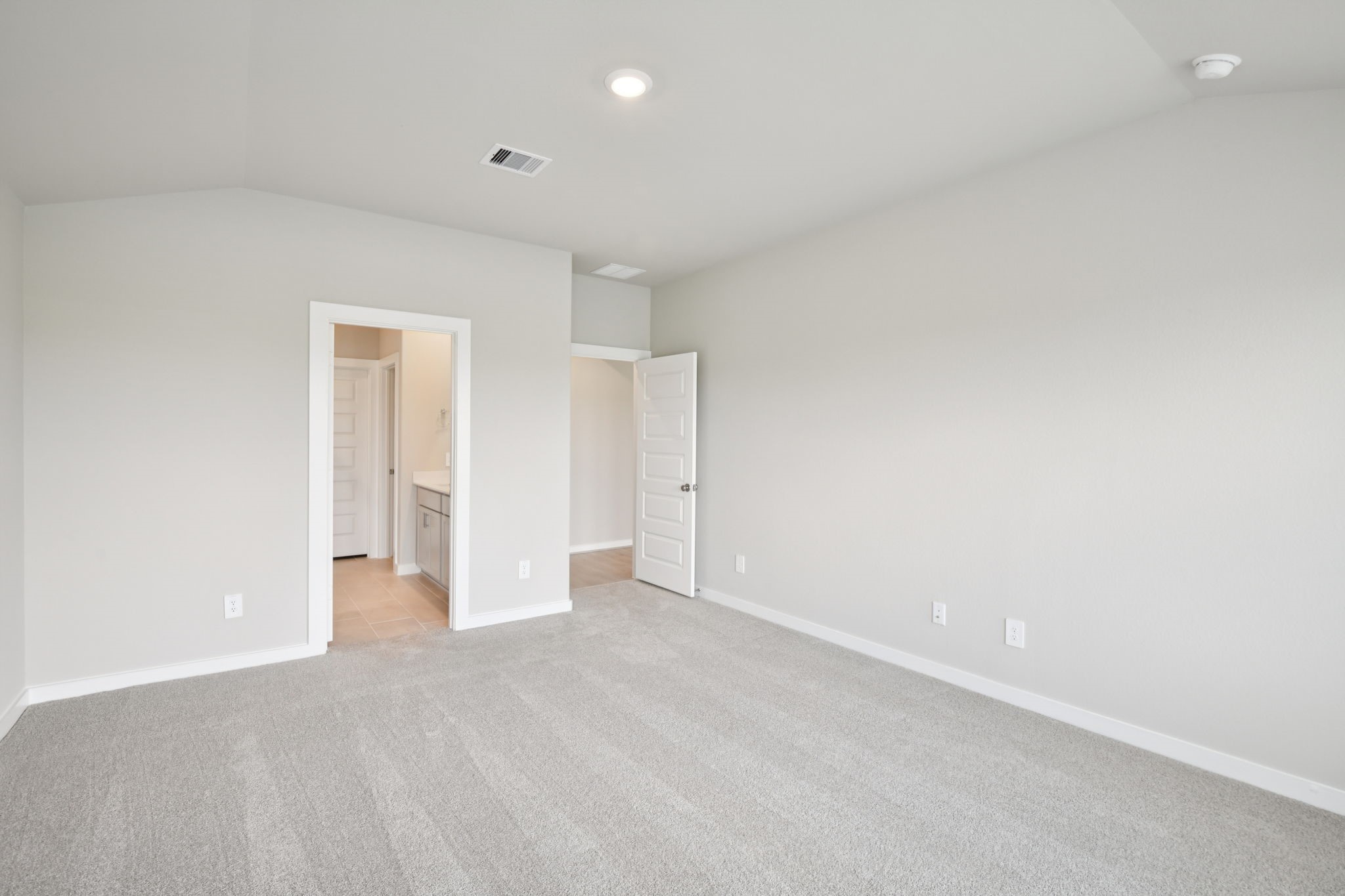 5814 Chamberlain Crossing Rosenberg, TX 77471 - Photo 18 of 39 Photo is not of the actual home, but is an inspirational photo of builder’s model home and may depict options, furnishings, and/or decorator features that are not included