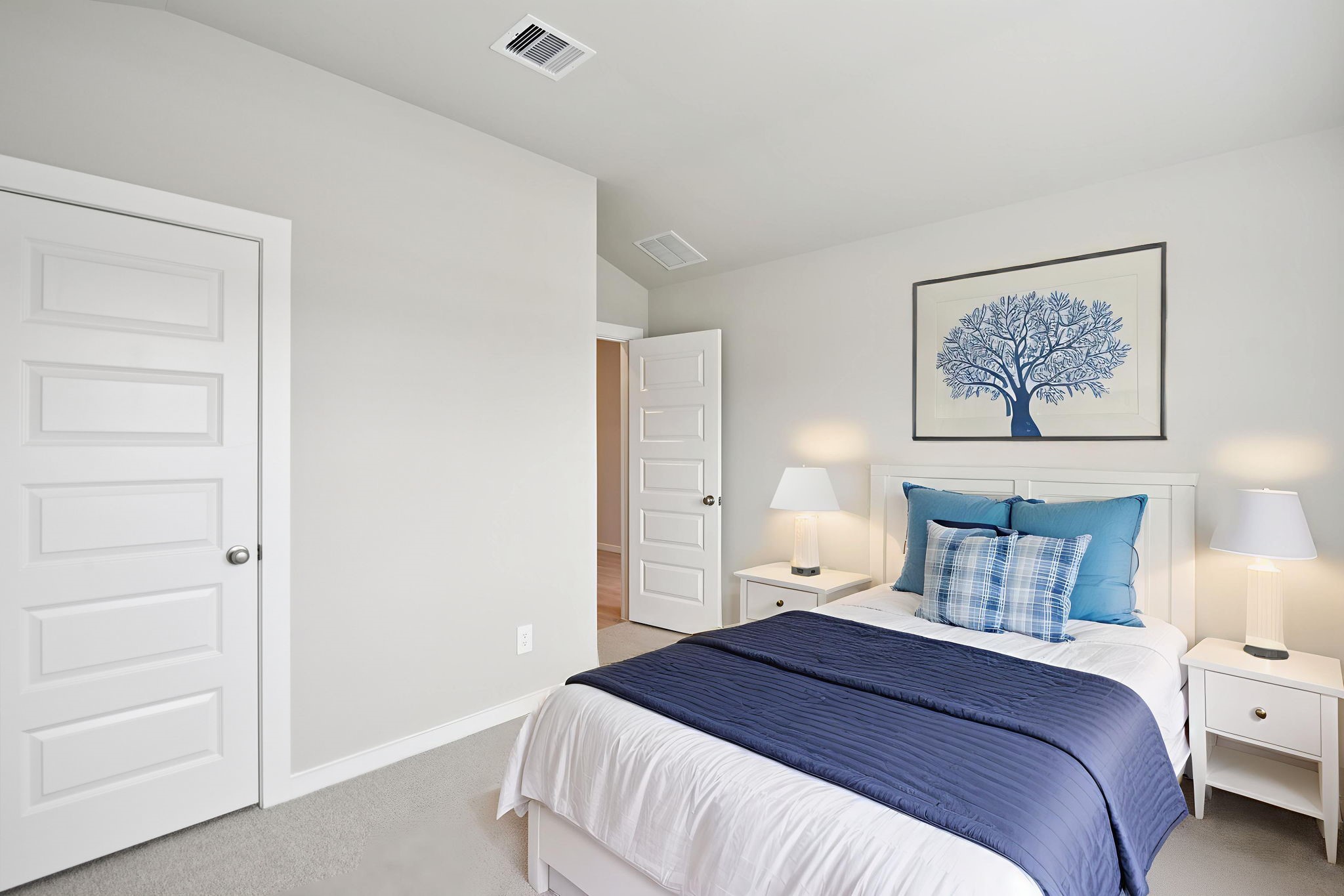 5814 Chamberlain Crossing Rosenberg, TX 77471 - Photo 27 of 39 a bedroom with a bed and a window