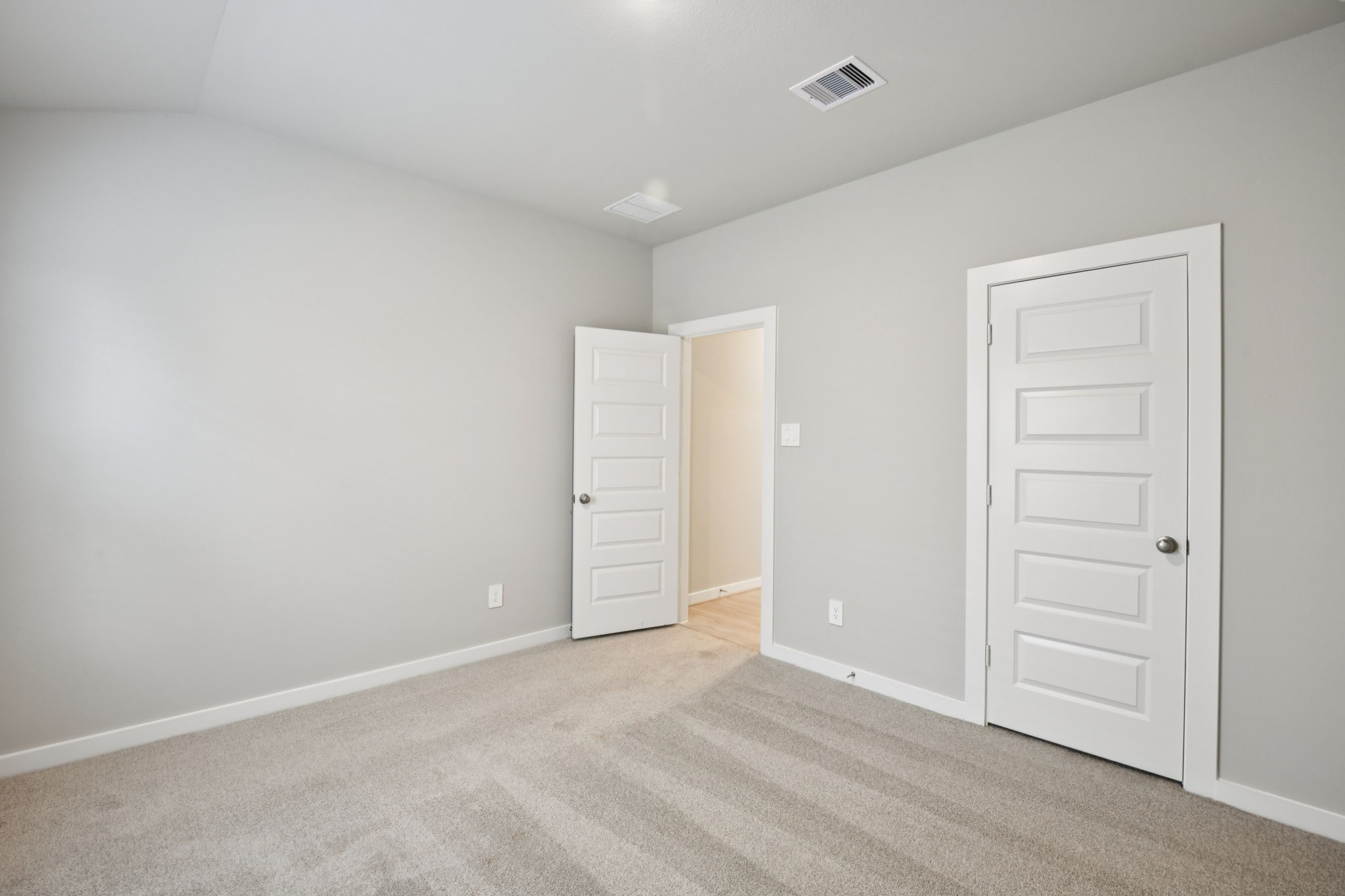 5814 Chamberlain Crossing Rosenberg, TX 77471 - Photo 34 of 39 Photo is not of the actual home, but is an inspirational photo of builder’s model home and may depict options, furnishings, and/or decorator features that are not included