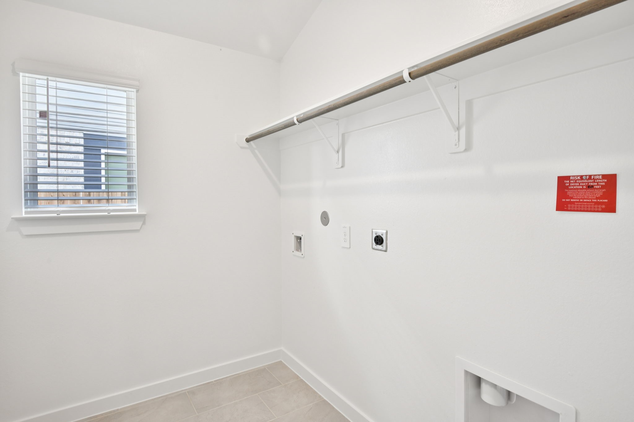 5814 Chamberlain Crossing Rosenberg, TX 77471 - Photo 36 of 39 a view of a small space