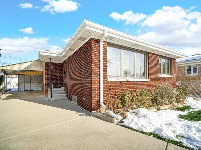$395,000 | 7660 West Talcott Avenue, Chicago, IL 60631
