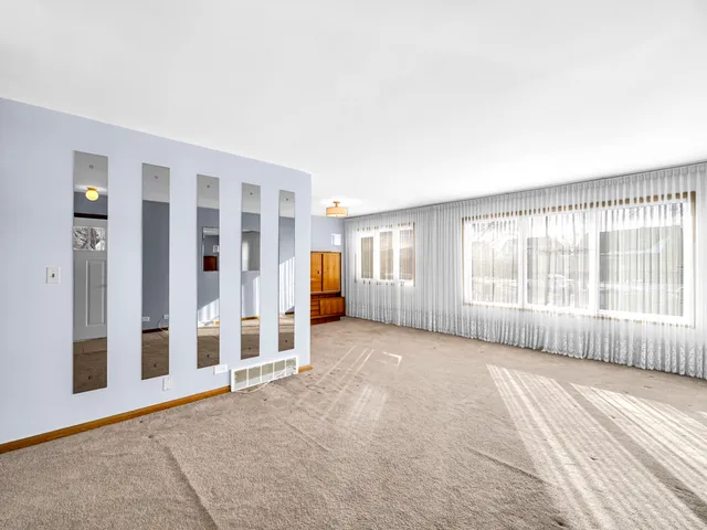 $395,000 | 7660 West Talcott Avenue, Chicago, IL 60631