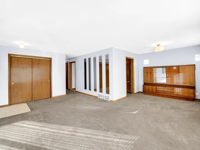 $395,000 | 7660 West Talcott Avenue, Chicago, IL 60631