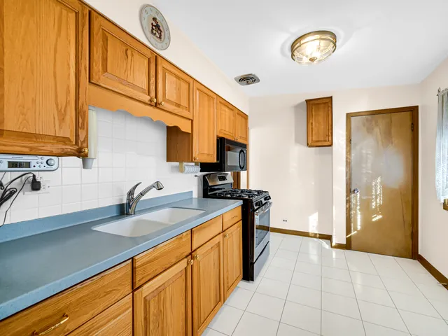 $395,000 | 7660 West Talcott Avenue, Chicago, IL 60631