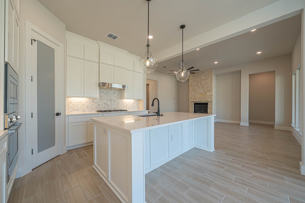 2032 Toscano Way Kerrville, TX 78028 - Photo 12 of 25