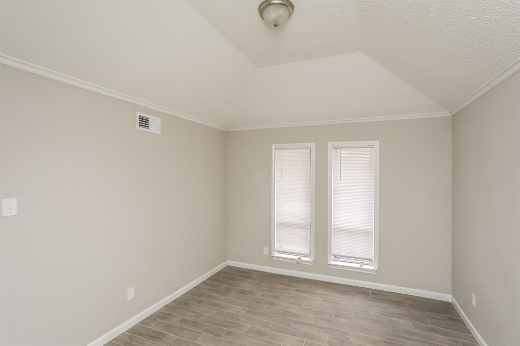 2804 Quail Ridge Drive, Unit D Carrollton, TX 75006 - Photo 11 of 16