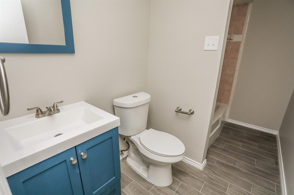 2804 Quail Ridge Drive, Unit D Carrollton, TX 75006 - Photo 9 of 16