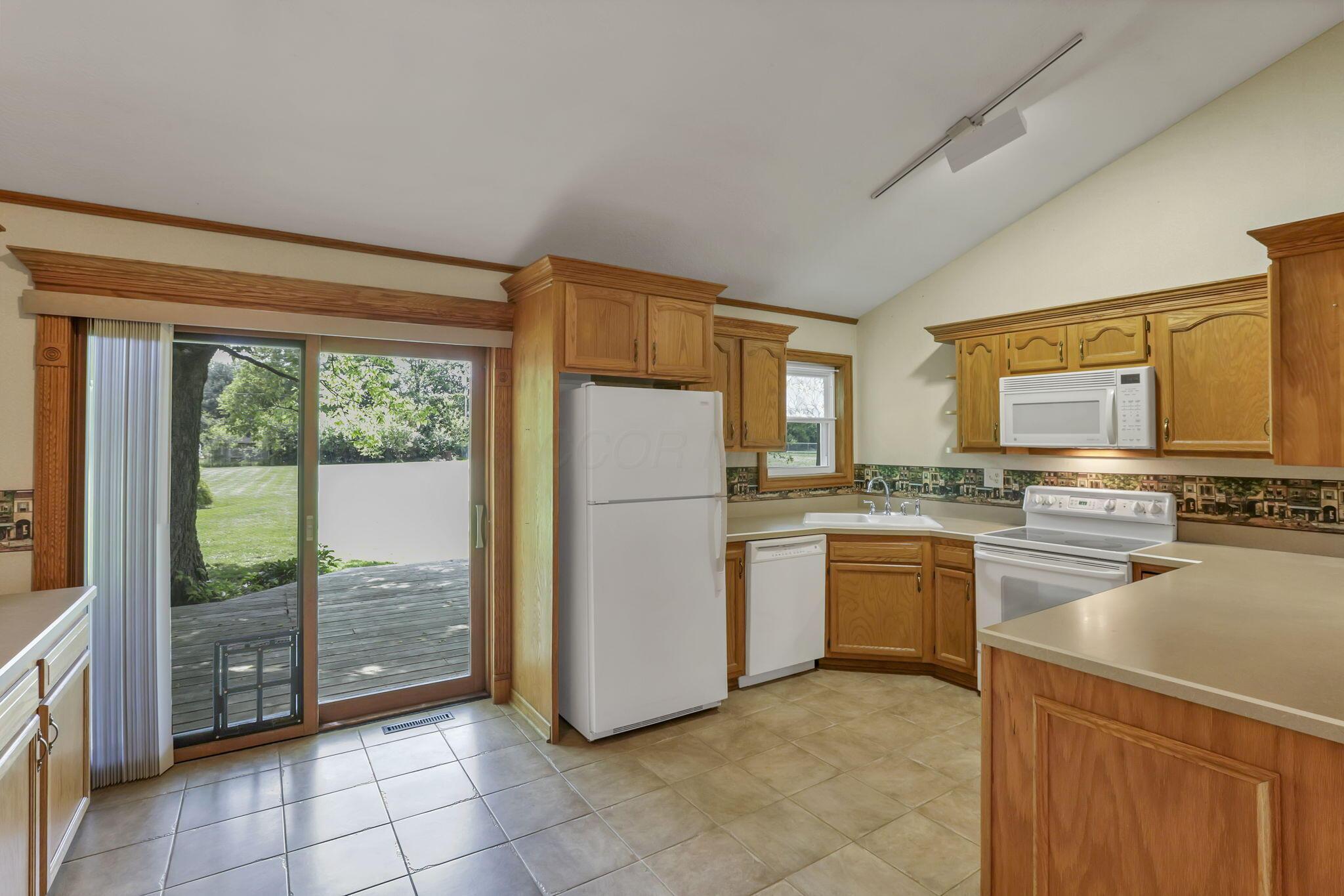 4655 Hayes Road Groveport, OH 43125 - Photo 14 of 85 Kitchen is fully applianced and has tons of cabinet space.