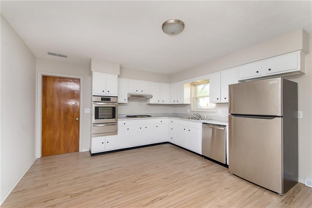 10936 Maze Road Indianapolis, IN 46259 - Photo 9 of 25 Gallery Image 9