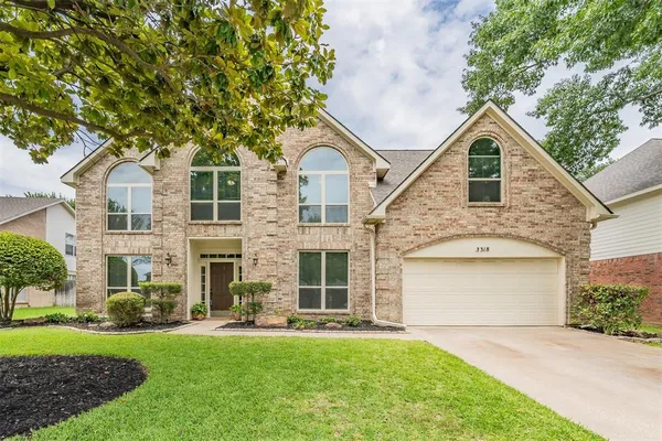 $750,000 | 3318 Clearfield Drive, Grapevine, TX 76051