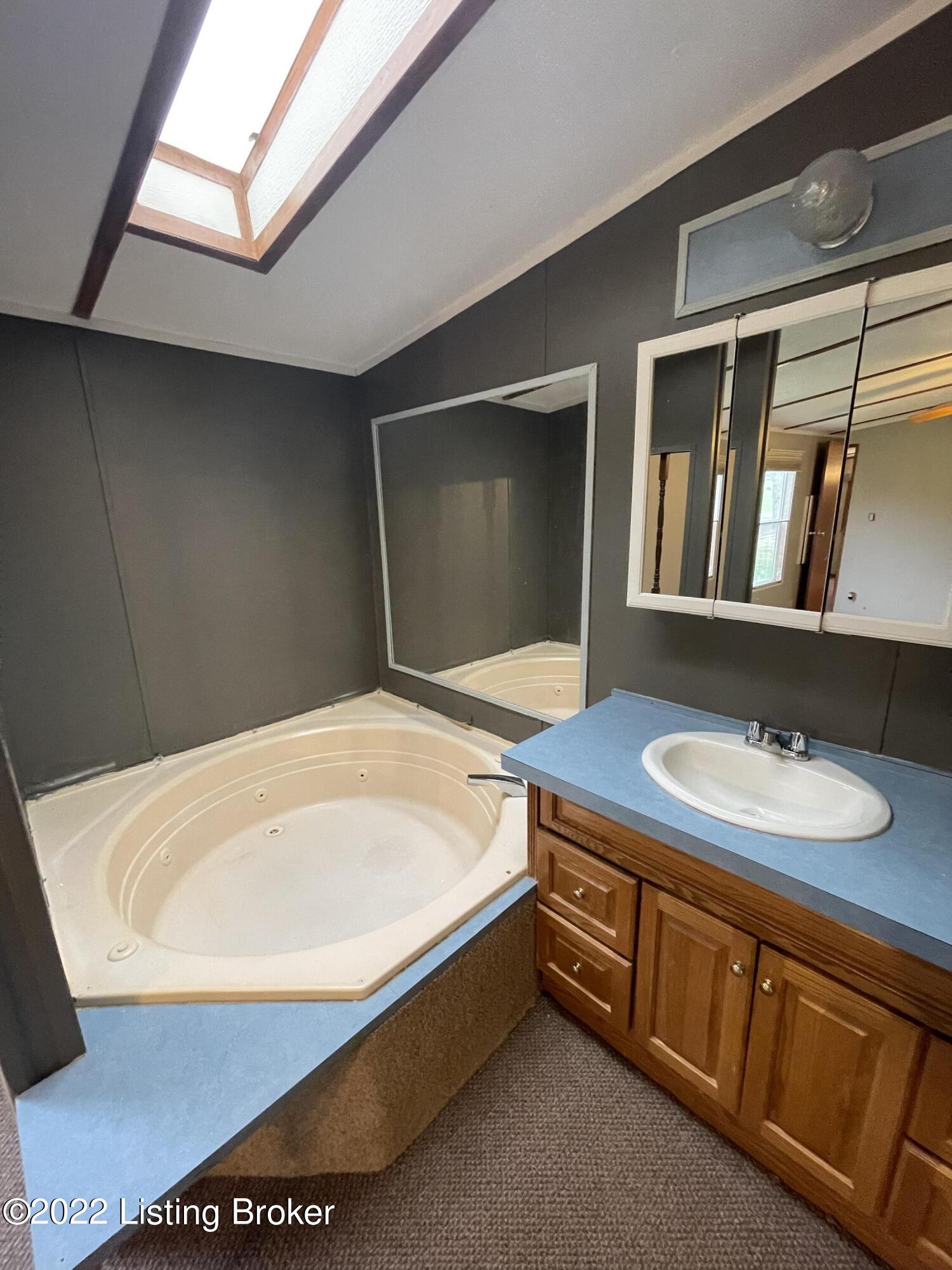681 Red Hill Road Vine Grove, KY 40175 - Photo 30 of 60 96136406-FE10-47EA-BD7F-260F2485506C