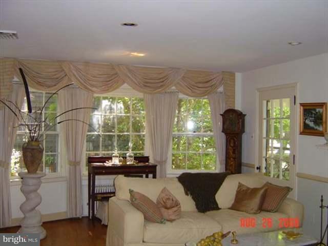 511 Country Club Road Camp Hill, PA 17011 - Photo 3 of 10 Gallery Image 3