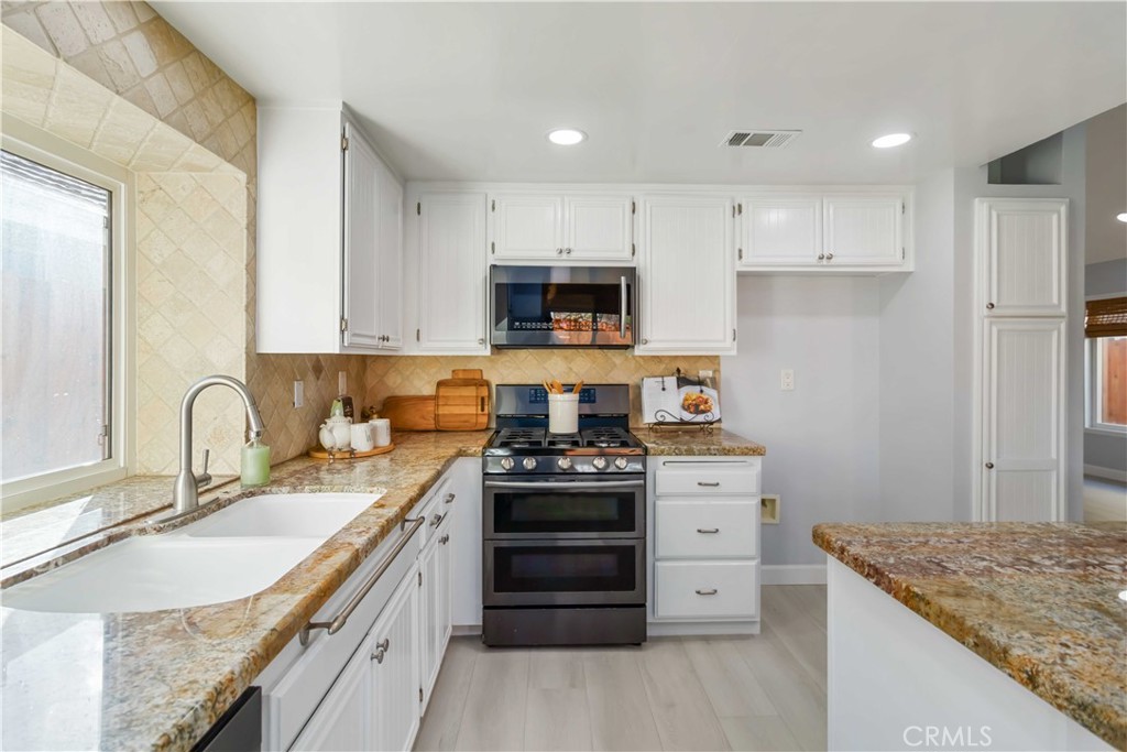 19853 Collins Road Canyon Country, CA 91351 - Photo 12 of 43