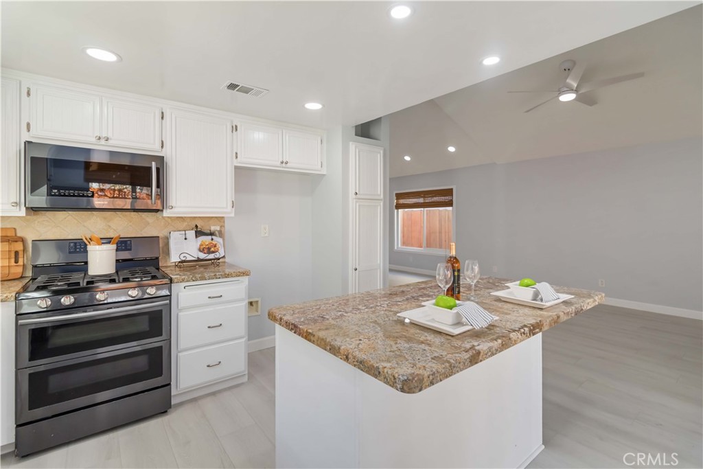 19853 Collins Road Canyon Country, CA 91351 - Photo 13 of 43