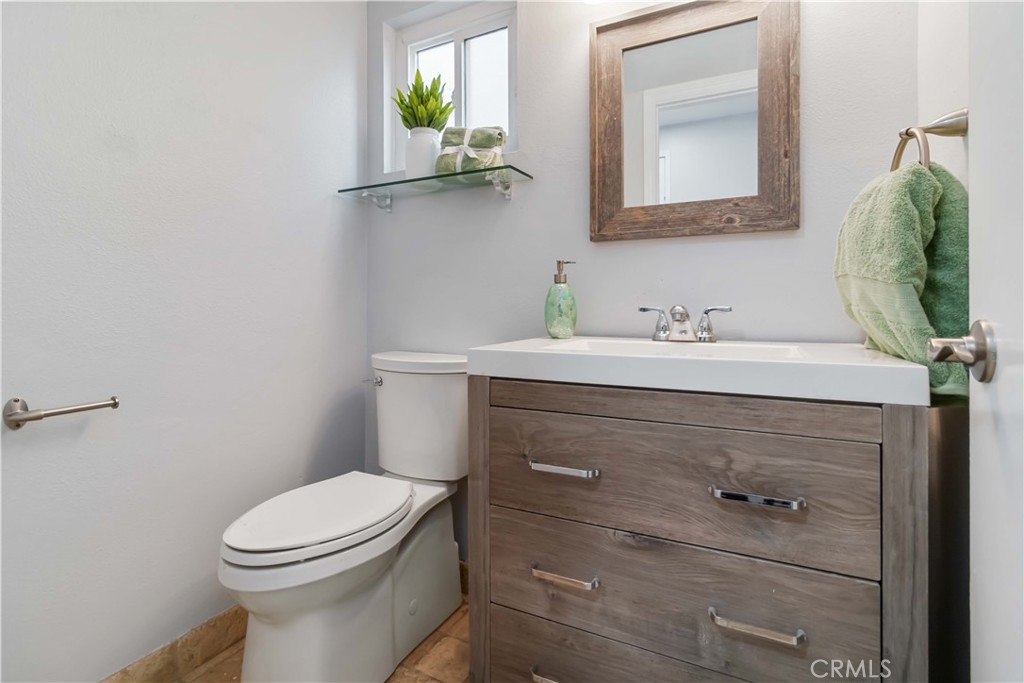 19853 Collins Road Canyon Country, CA 91351 - Photo 18 of 43