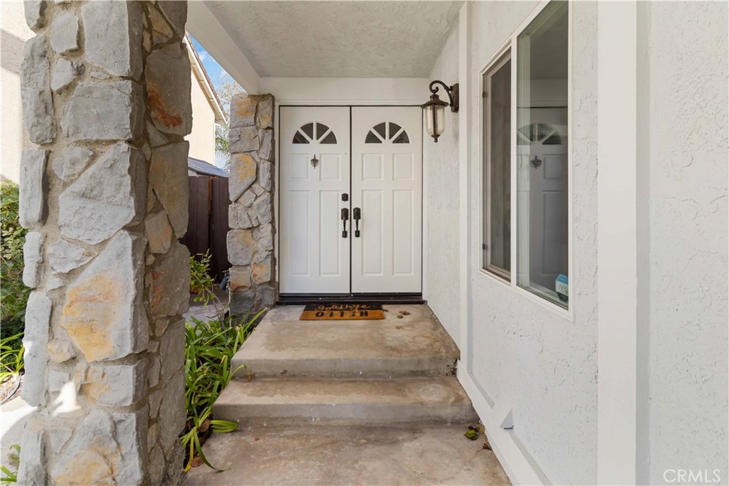 19853 Collins Road Canyon Country, CA 91351 - Photo 4 of 43