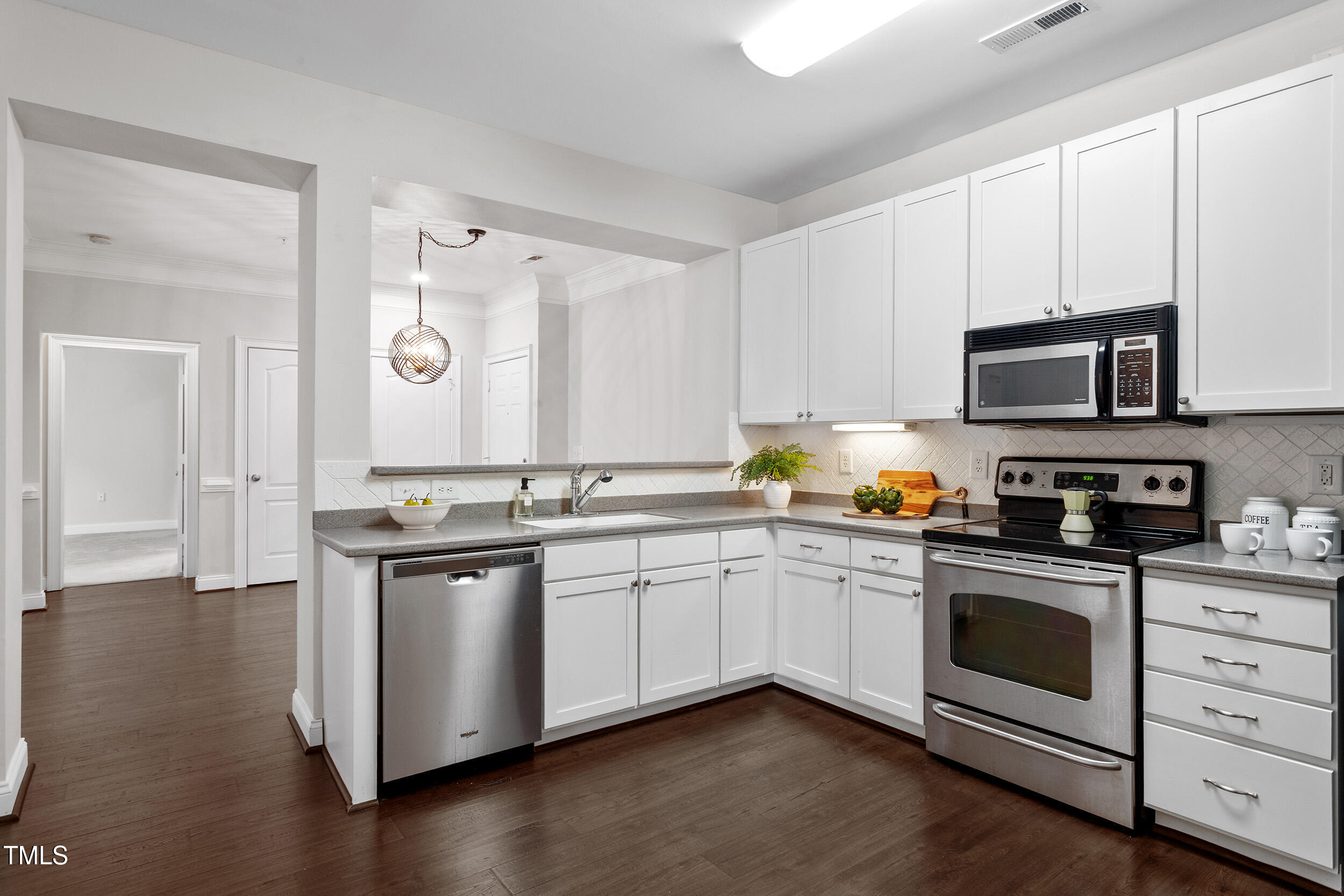 15-3811 Lunceston Way Unit 208 [2450379]