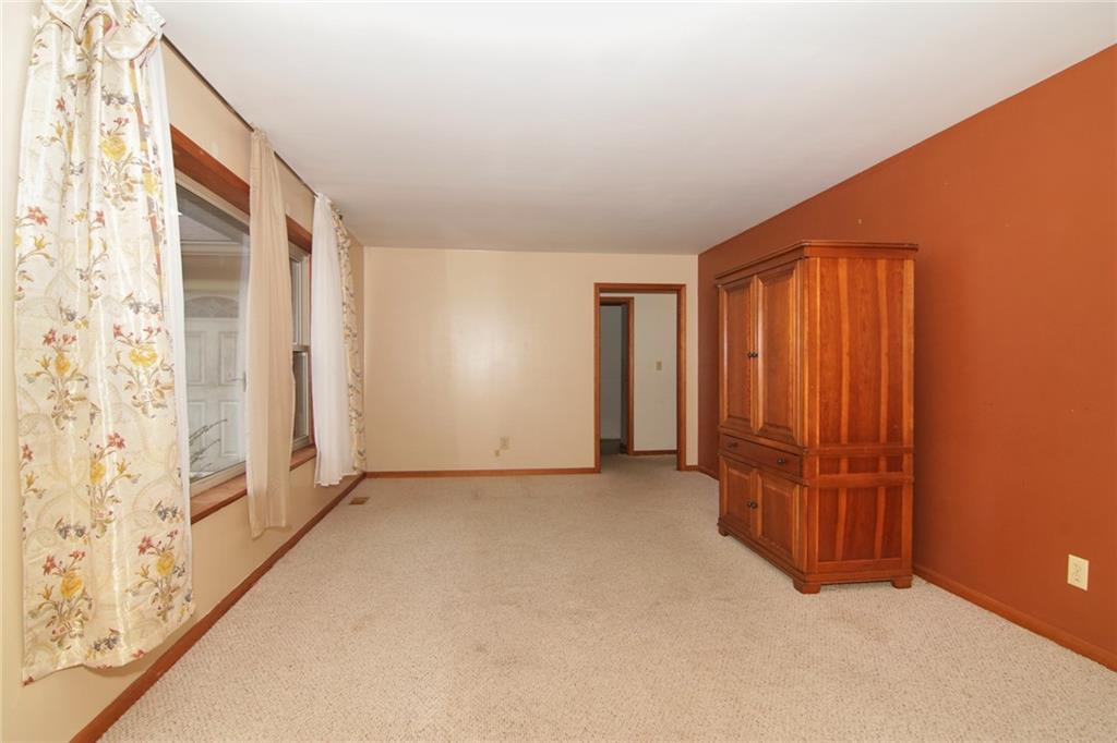 8935 Frontenac Road Indianapolis, IN 46226 - Photo 4 of 26