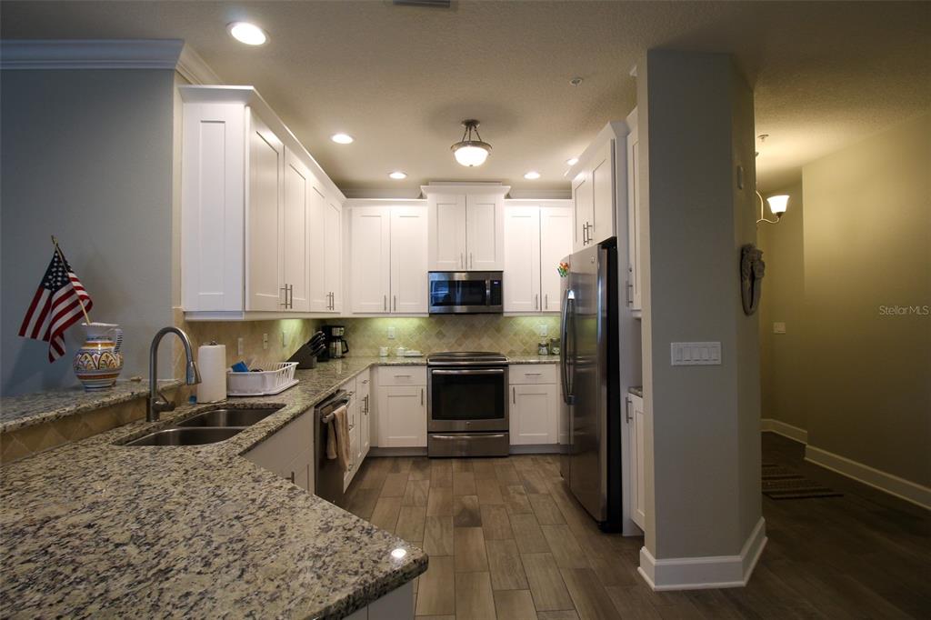 7710 34th Avenue West, Unit 101 Bradenton, FL 34209 - Photo 19 of 41