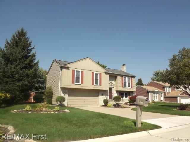 781 Bolinger Street Rochester, MI 48307 - Photo 3 of 44 DSCF5140.JPG