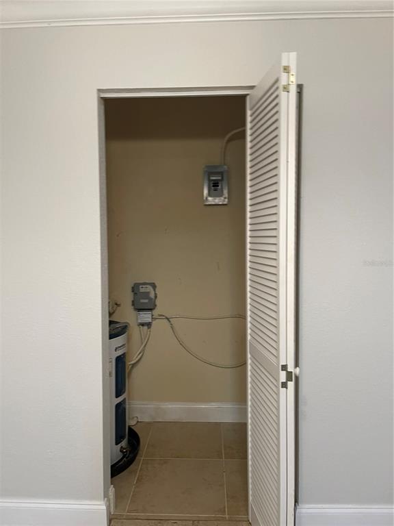 455 Alt 19, Unit 44 Palm Harbor, FL 34683 - Photo 12 of 22 a bathroom with a shower