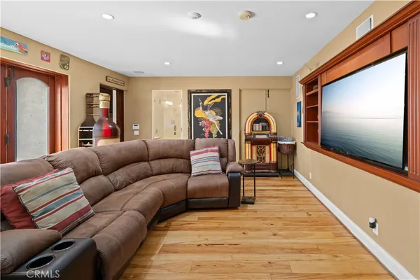 $8,500,000 | 221 Rivo Alto Canal, Long Beach, CA 90803