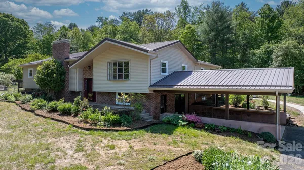 $500,000 | 2113 White Pine M H P Road, Granite Falls, NC 28630