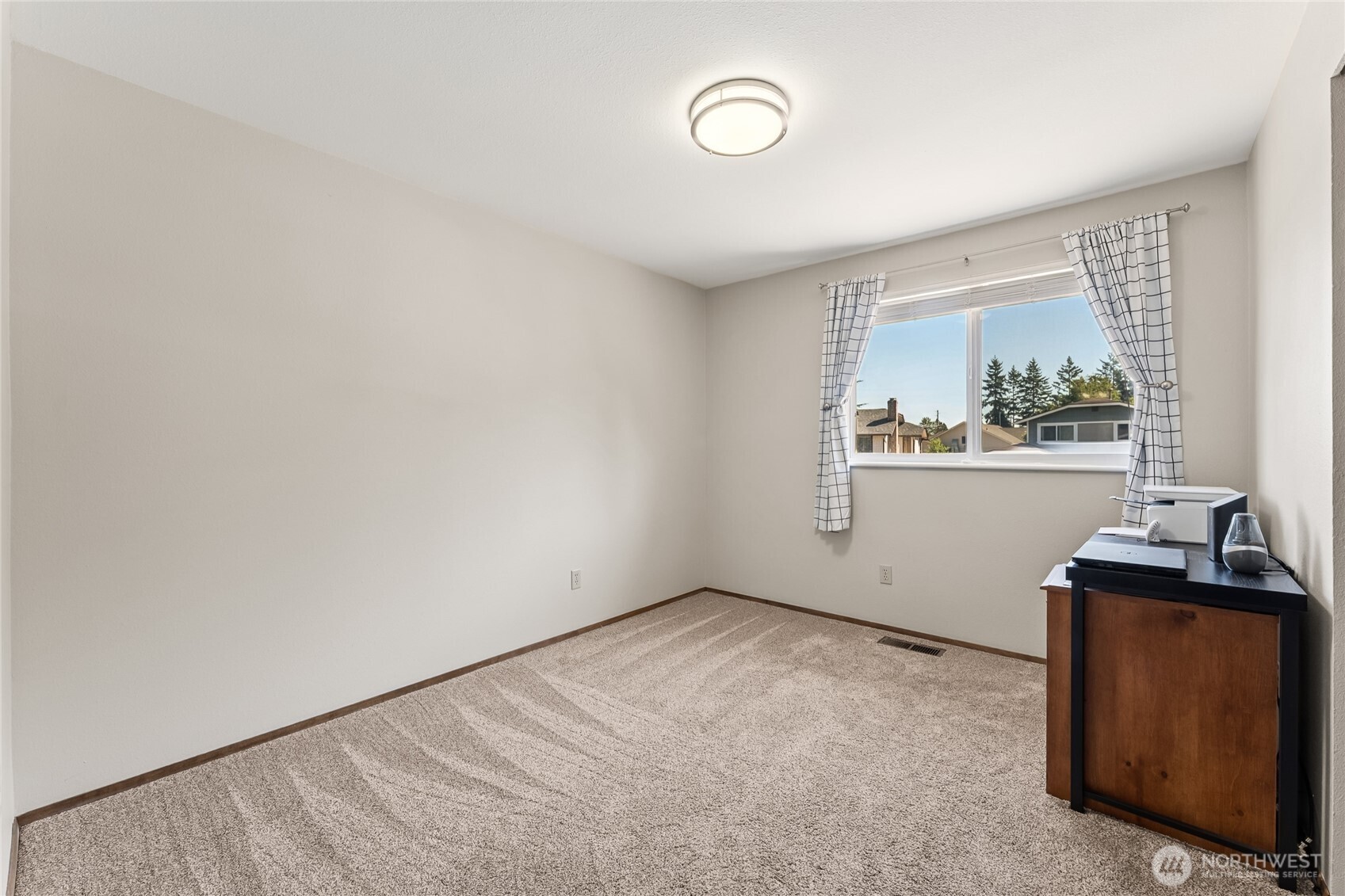 2402 Southeast 21st Street Renton, WA 98055 - Photo 13 of 24