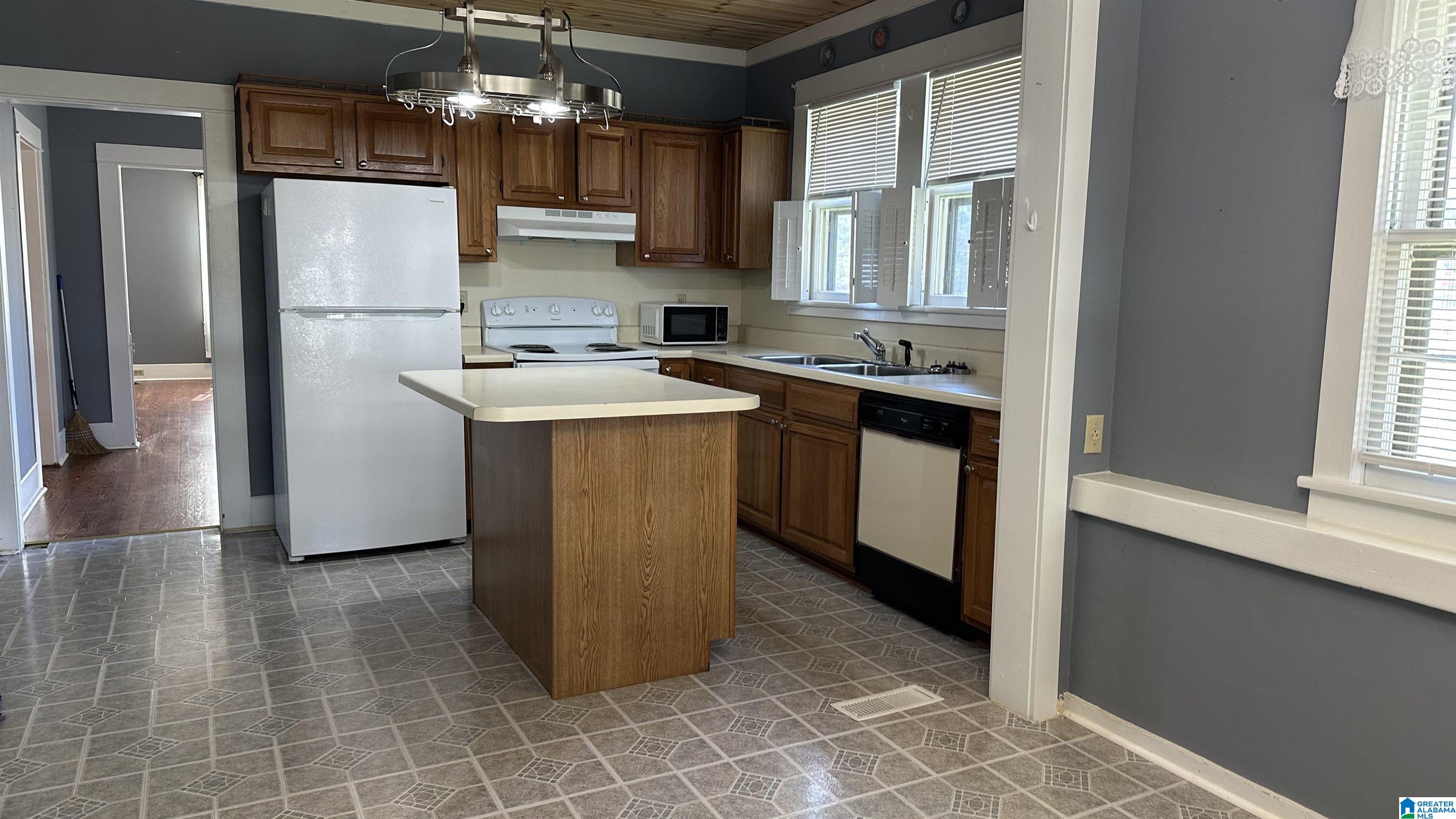 1009 1st Street Southwest Cullman, AL 35055 - Photo 13 of 27