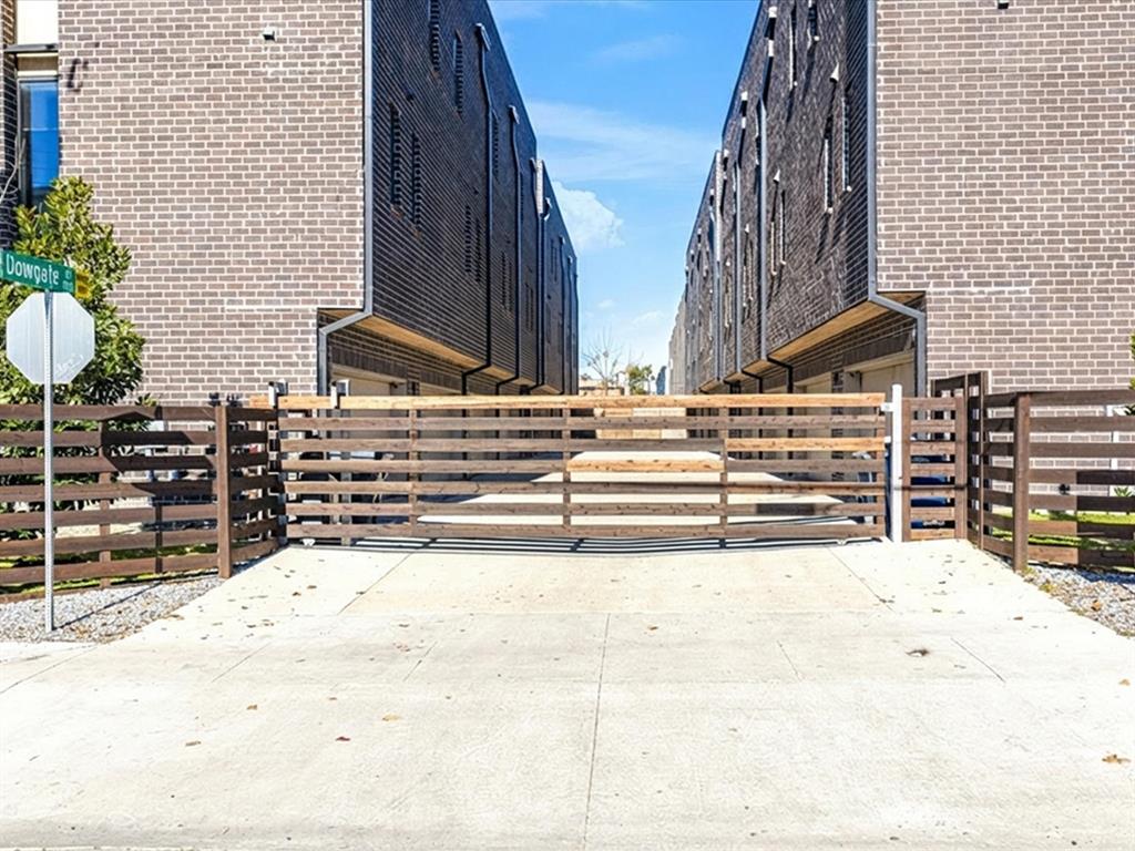 1920 Dowgate Court Dallas, TX 75204 - Photo 29 of 38