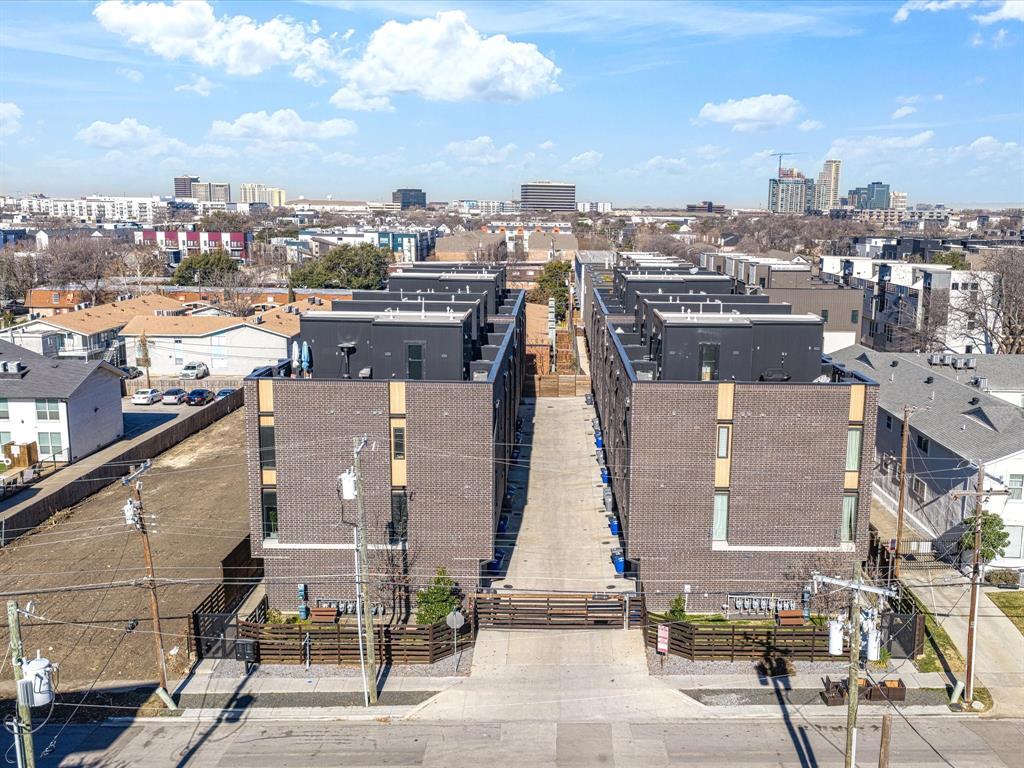 1920 Dowgate Court Dallas, TX 75204 - Photo 32 of 38 View of urban area